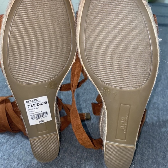 ANA open toe brown wedge - Picture 6 of 7